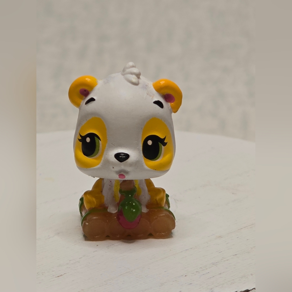 Hatchimals Colleggtibles MINI Yellow White Panda Bear Silver Wings Figure Toy